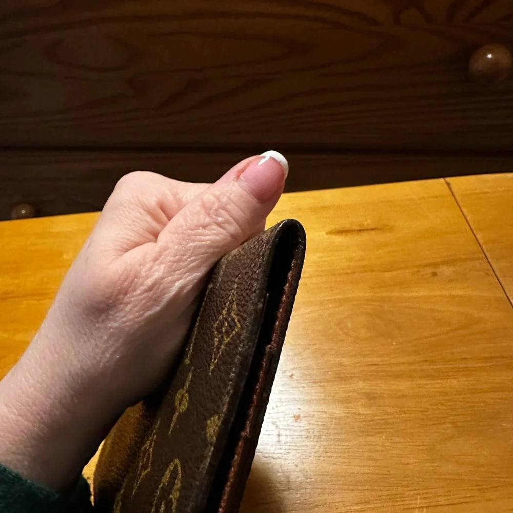 Louis Vuitton Brown Monogram Long Foldover Wallet in Like New Condition - Picture 6 of 10